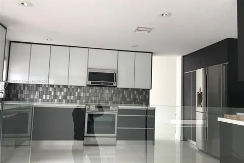 10957 NW 59th St, Doral FL 33178