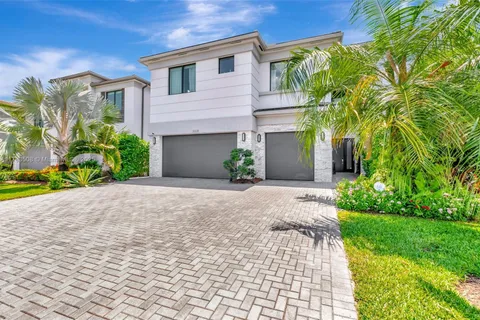8608 Torrey Isles Ter, Boca Raton FL 33496