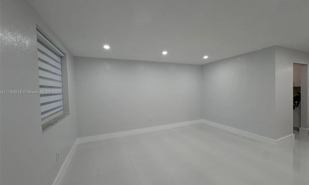 4655 Palm Ave # 133, Hialeah FL 33012