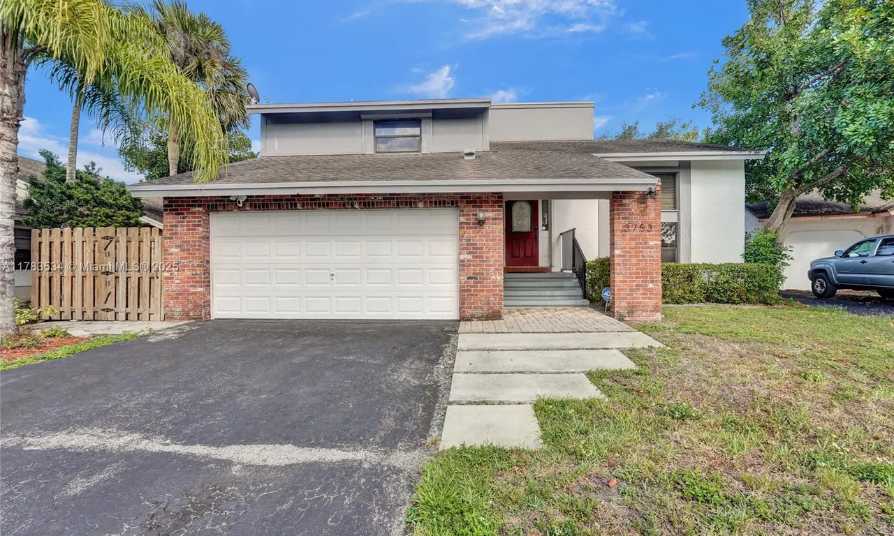 3753 NW 73rd Way, Coral Springs FL 33065