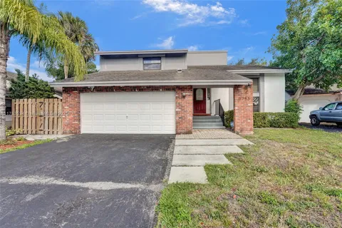 3753 NW 73rd Way, Coral Springs FL 33065