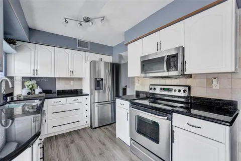 3753 NW 73rd Way, Coral Springs FL 33065