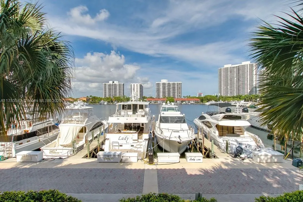 3605 NE 207th St # 3210, Aventura FL 33180