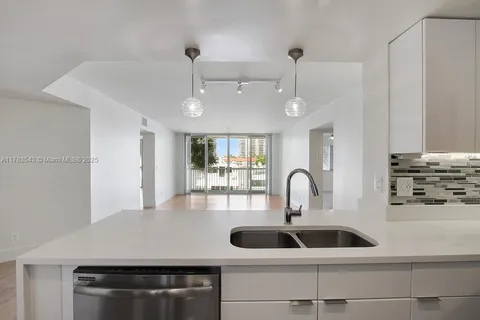 3605 NE 207th St # 3210, Aventura FL 33180