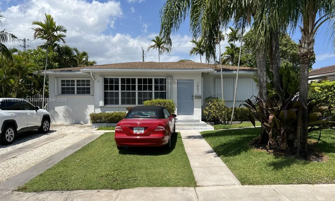 1847 Wiley St # B, Hollywood FL 33020