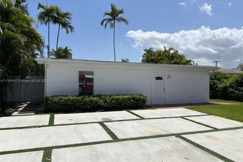 1847 Wiley St # B, Hollywood FL 33020