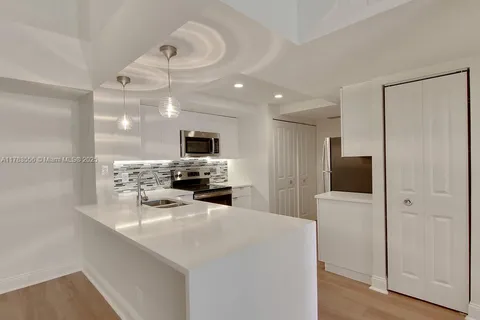 3605 NE 207th St # 1202, Aventura FL 33180