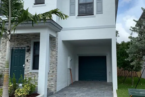 1631 SW 28th St, Fort Lauderdale FL 33315