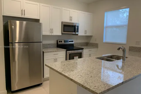 1631 SW 28th St, Fort Lauderdale FL 33315