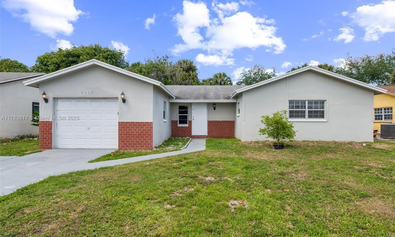 9219 SW 1st Pl, Boca Raton FL 33428