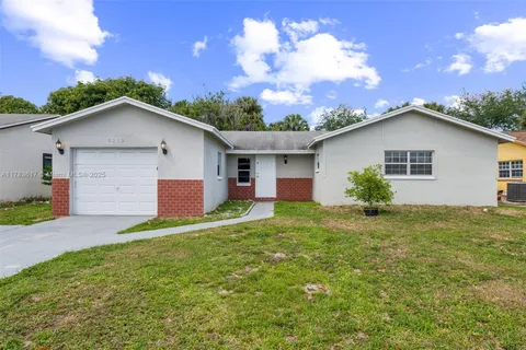 9219 SW 1st Pl, Boca Raton FL 33428