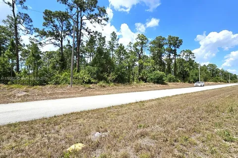517 Hines AVE, Lehigh Acres FL 33972