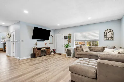 5349 Van Buren Rd, Delray Beach FL 33484