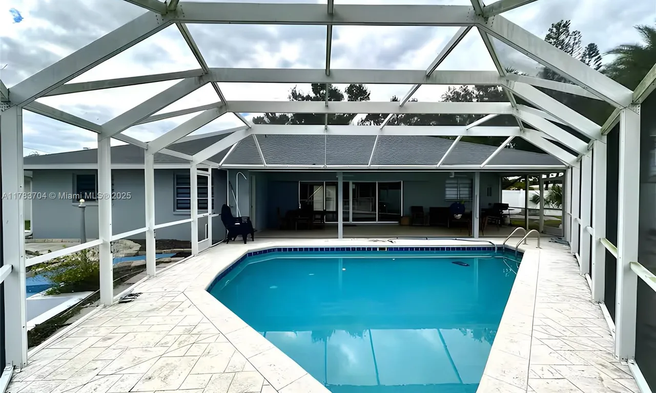 1398 Harbor View Dr, Fort Myers FL 33917