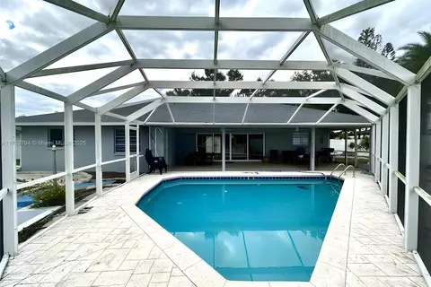 1398 Harbor View Dr, Fort Myers FL 33917