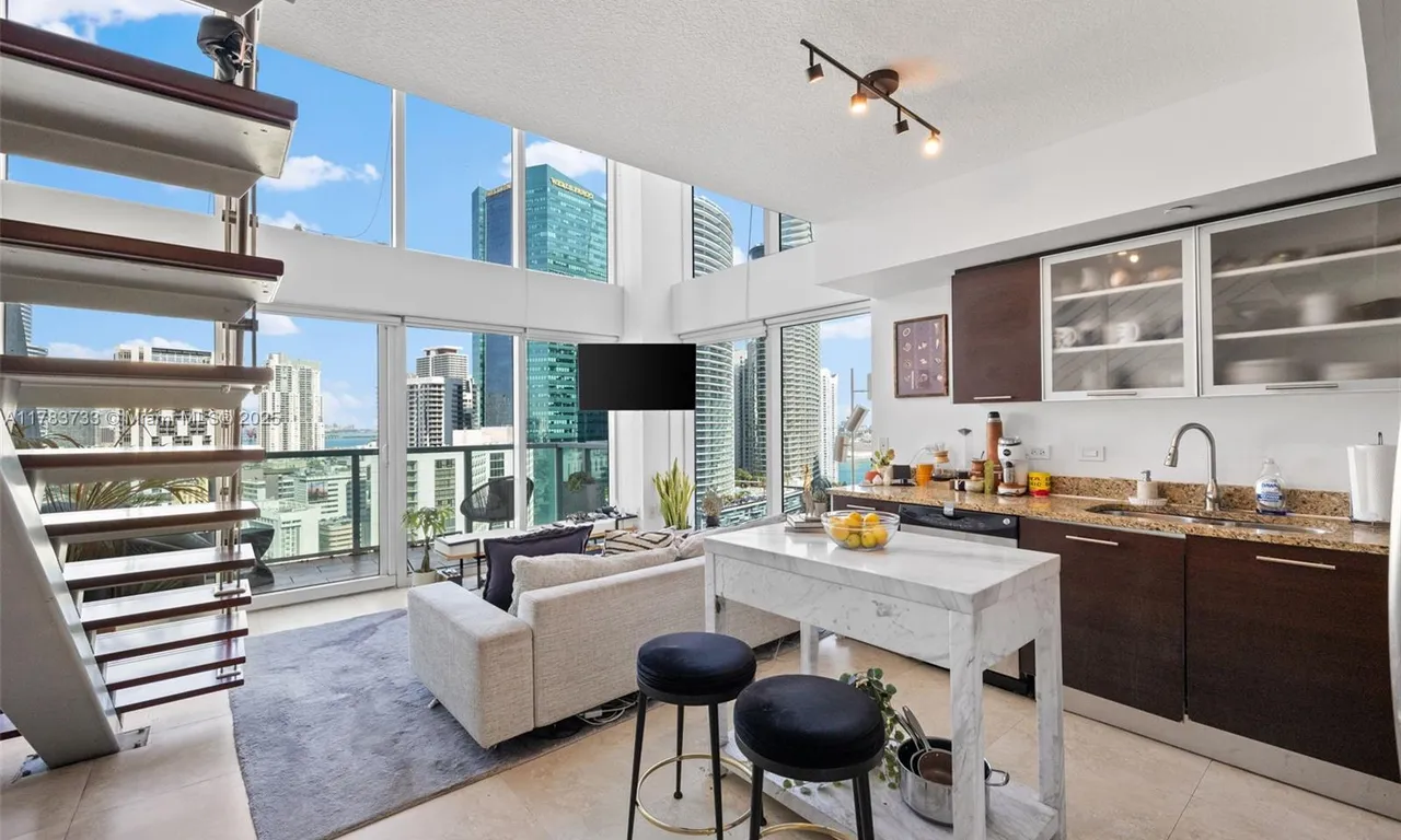 41 SE 5th St # 1601, Miami FL 33131