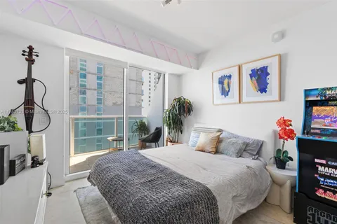 41 SE 5th St # 1601, Miami FL 33131