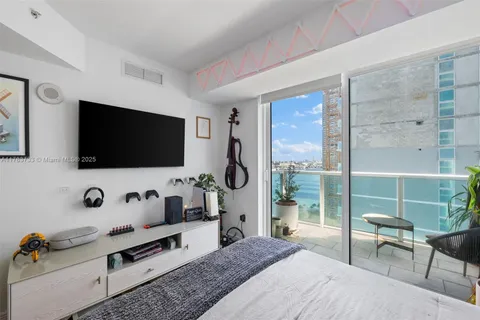 41 SE 5th St # 1601, Miami FL 33131