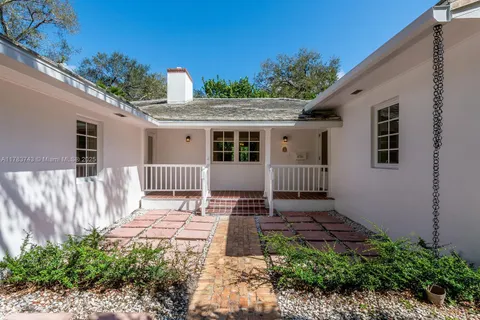 4701 Santa Maria St, Coral Gables FL 33146