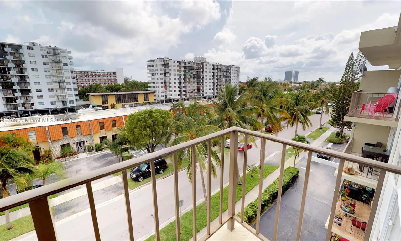 3665 NE 167th St # 501, North Miami Beach FL 33160
