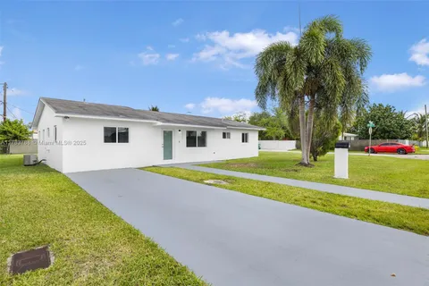10935 SW 217th Ter, Miami FL 33170