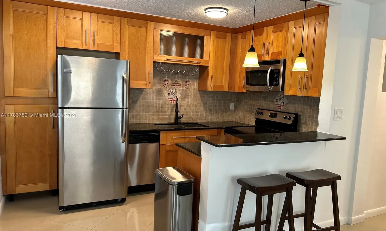 2862 NE 32nd St # 10, Fort Lauderdale FL 33306
