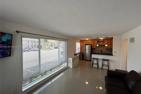 2862 NE 32nd St # 10, Fort Lauderdale FL 33306