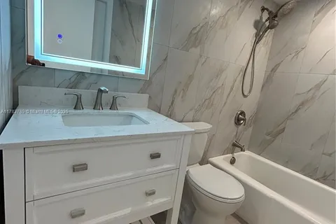 2862 NE 32nd St # 10, Fort Lauderdale FL 33306