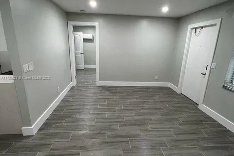 740 SW 2nd St # 4, Fort Lauderdale FL 33312