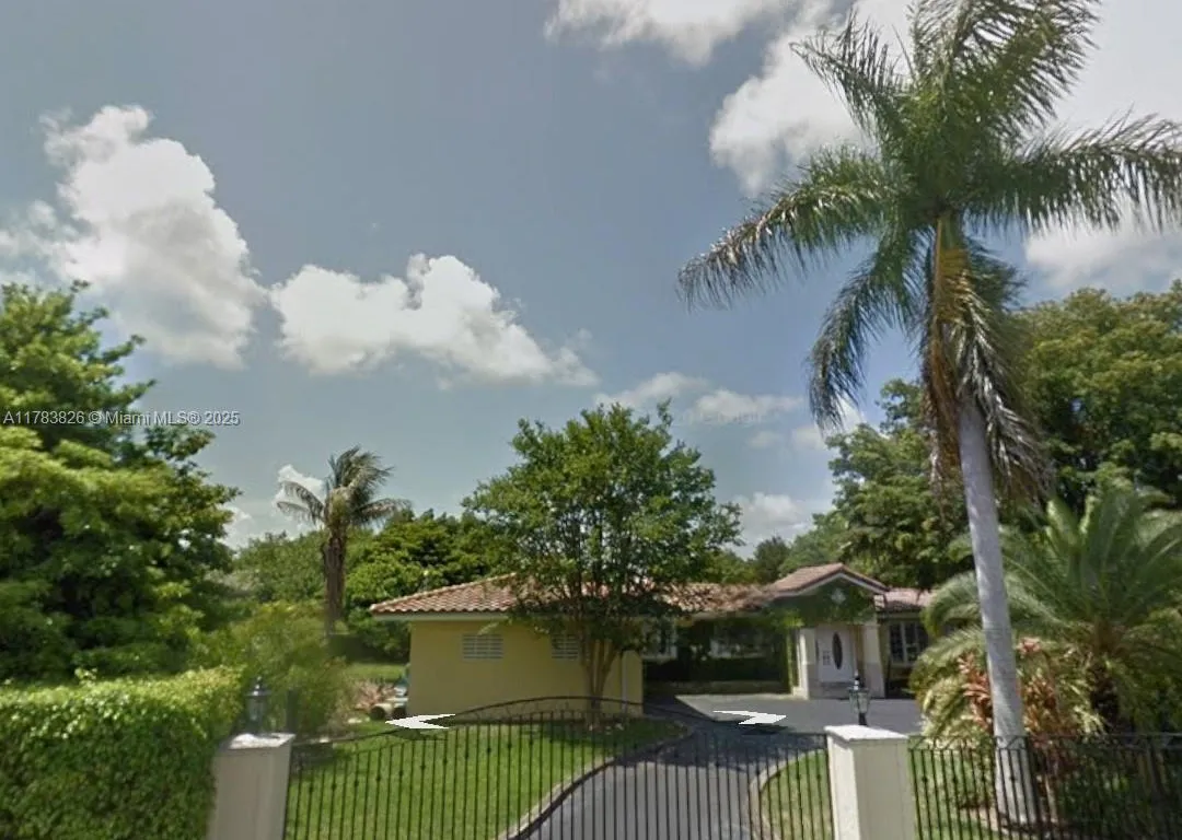 6282 SW 133rd St, Pinecrest FL 33156