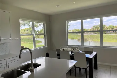 4615 Greenway Dr, Hollywood FL 33021