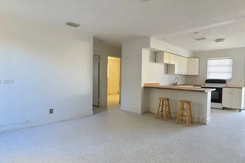 813 SW 7th Ave # 2, Hallandale Beach FL 33009