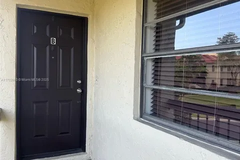21218 Lago Cir # B, Boca Raton FL 33433