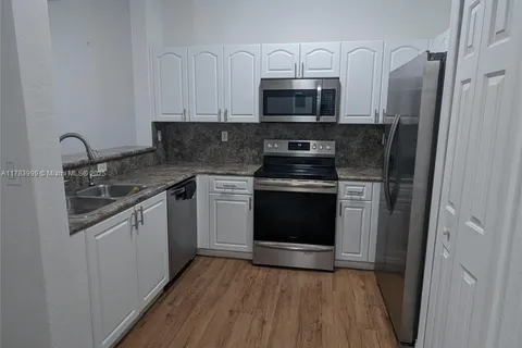 2551 SE 16th Ter # 102, Homestead FL 33035