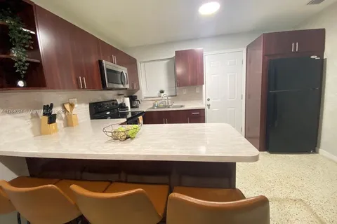 1645 SW 7th St # 4, Miami FL 33135