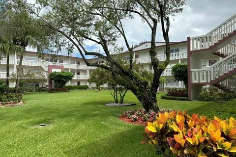 569 N Fanshaw  N # 569, Boca Raton FL 33434