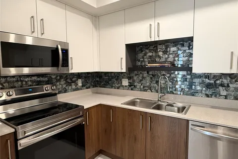 10950 NW 82nd St # 312, Doral FL 33178