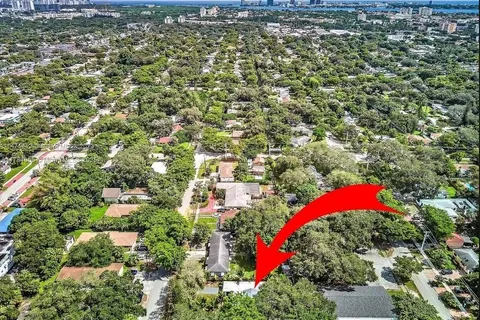 936 NE 132nd St, North Miami FL 33161