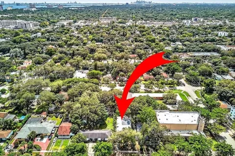 936 NE 132nd St, North Miami FL 33161