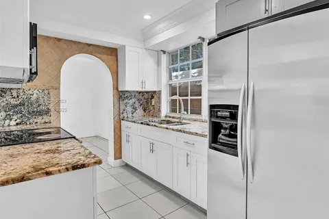 936 NE 132nd St, North Miami FL 33161