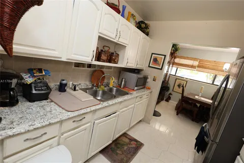 18110 NW 6th Ave, Miami Gardens FL 33169