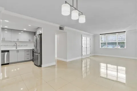 1913 S Ocean Dr # 121, Hallandale Beach FL 33009
