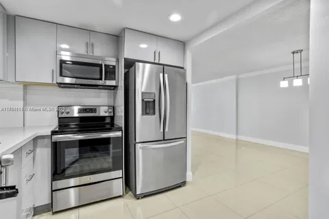 1913 S Ocean Dr # 121, Hallandale Beach FL 33009