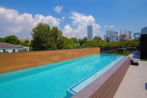 422 SW 15th Rd # 422, Miami FL 33129
