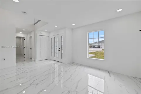 9150 Genesee St, Port Charlotte FL 33981