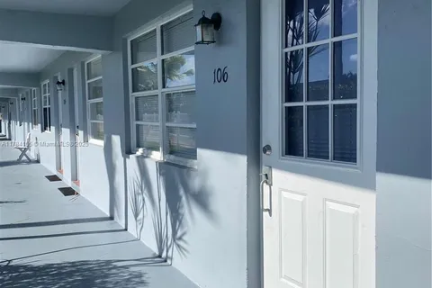 701 Pine Dr # 106, Pompano Beach FL 33060