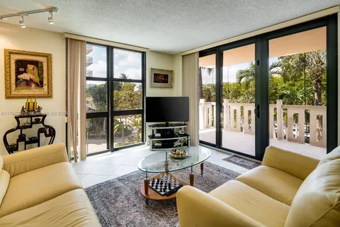 1121 Crandon Blvd # F206, Key Biscayne FL 33149