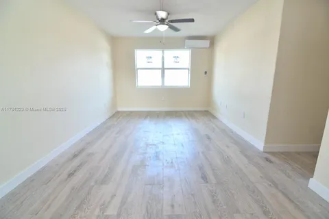 2000 NW 29th St # 3, Miami FL 33142