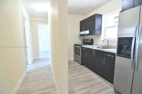 2000 NW 29th St # 3, Miami FL 33142