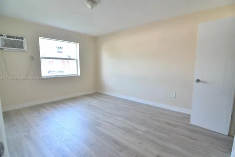 2000 NW 29th St # 3, Miami FL 33142